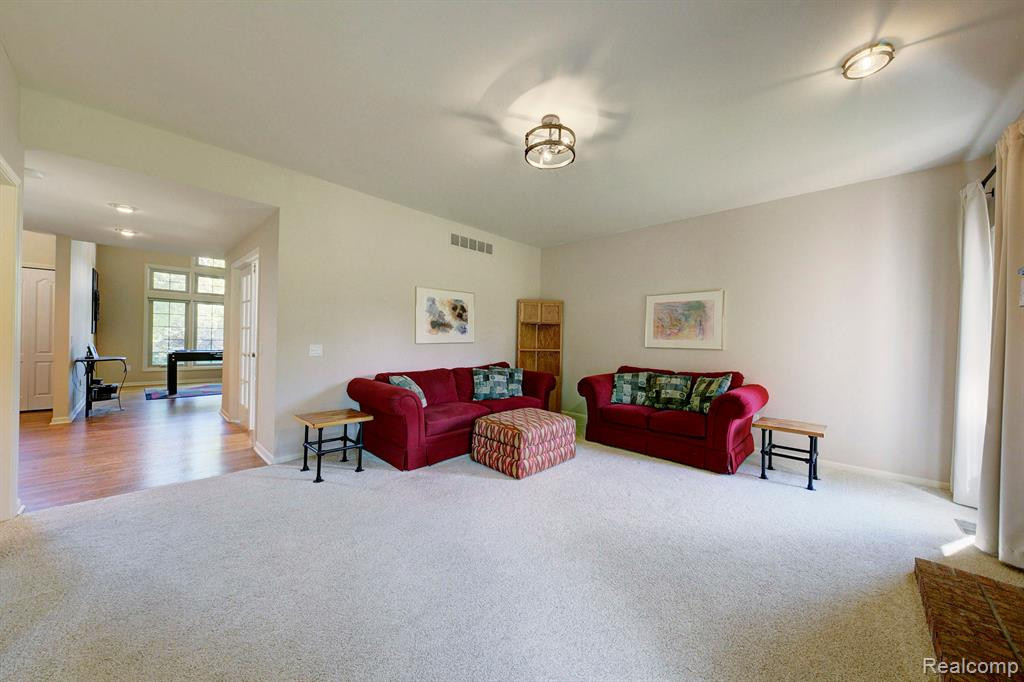 48223 CHESTERFIELD Drive S, Canton, MI 48187 — Photo 15