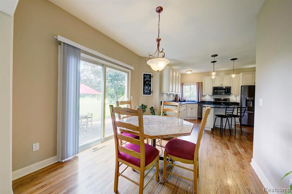 48223 CHESTERFIELD Drive S, Canton, MI 48187 — Photo 19