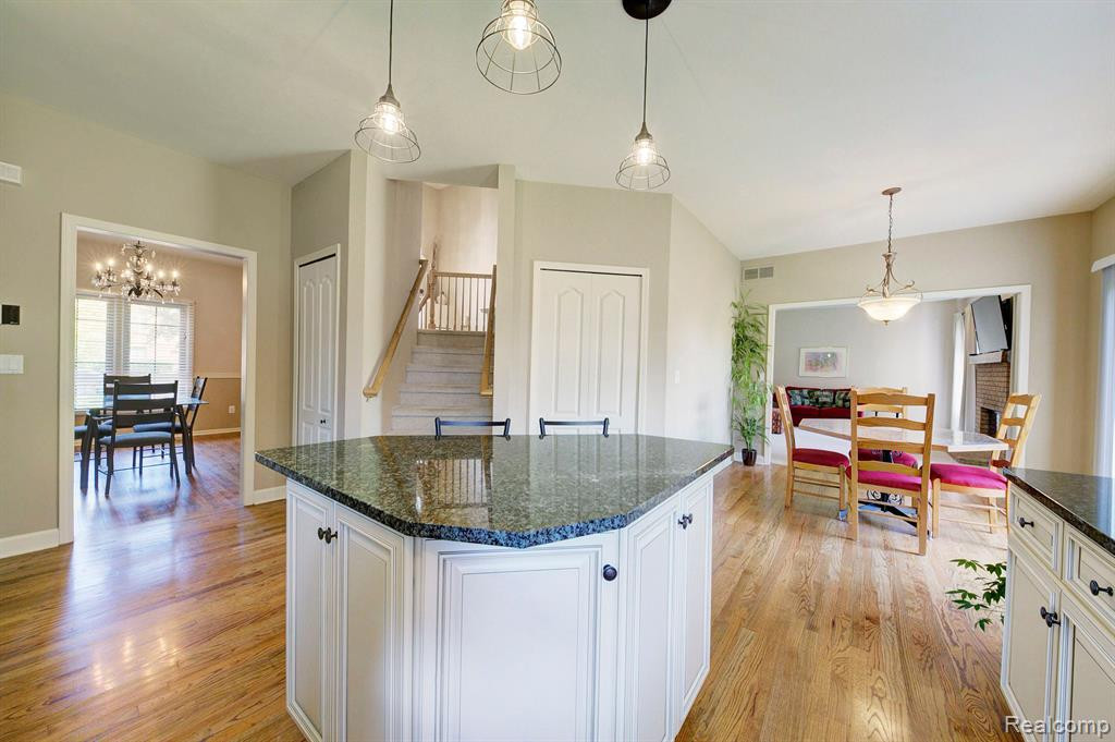 48223 CHESTERFIELD Drive S, Canton, MI 48187 — Photo 26