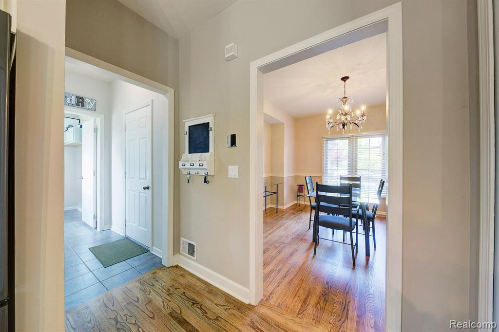 48223 CHESTERFIELD Drive S, Canton, MI 48187 — Photo 27
