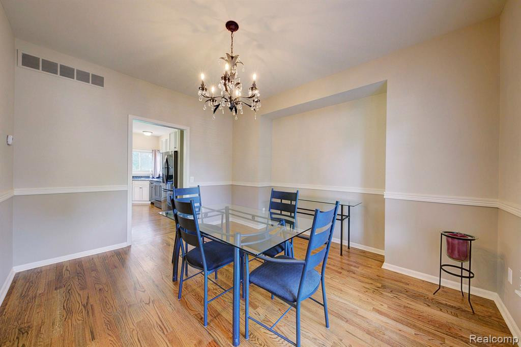 48223 CHESTERFIELD Drive S, Canton, MI 48187 — Photo 30