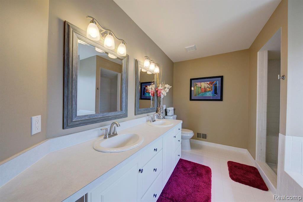 48223 CHESTERFIELD Drive S, Canton, MI 48187 — Photo 38