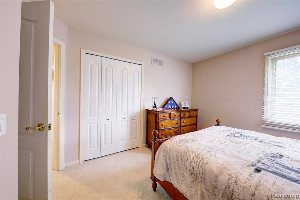 48223 CHESTERFIELD Drive S, Canton, MI 48187 — Photo 41