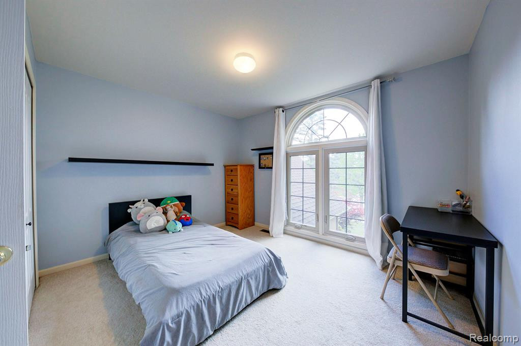 48223 CHESTERFIELD Drive S, Canton, MI 48187 — Photo 44