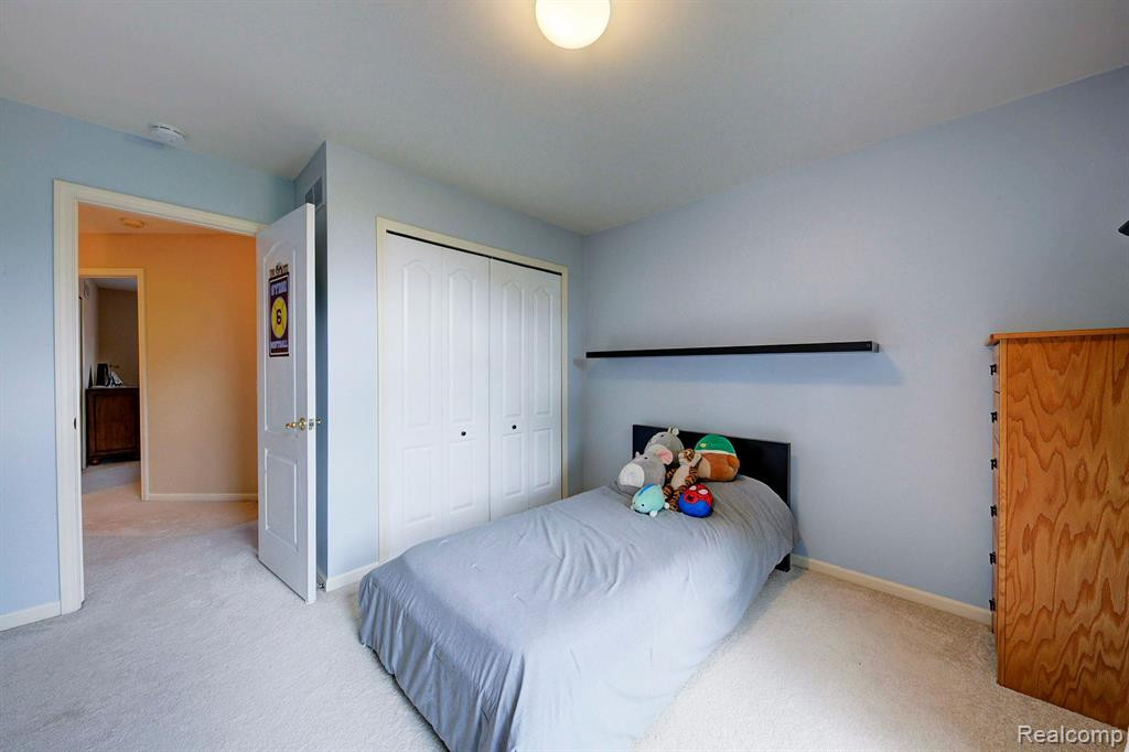 48223 CHESTERFIELD Drive S, Canton, MI 48187 — Photo 45