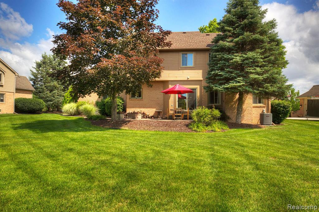 48223 CHESTERFIELD Drive S, Canton, MI 48187 — Photo 51
