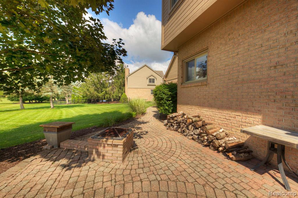 48223 CHESTERFIELD Drive S, Canton, MI 48187 — Photo 53