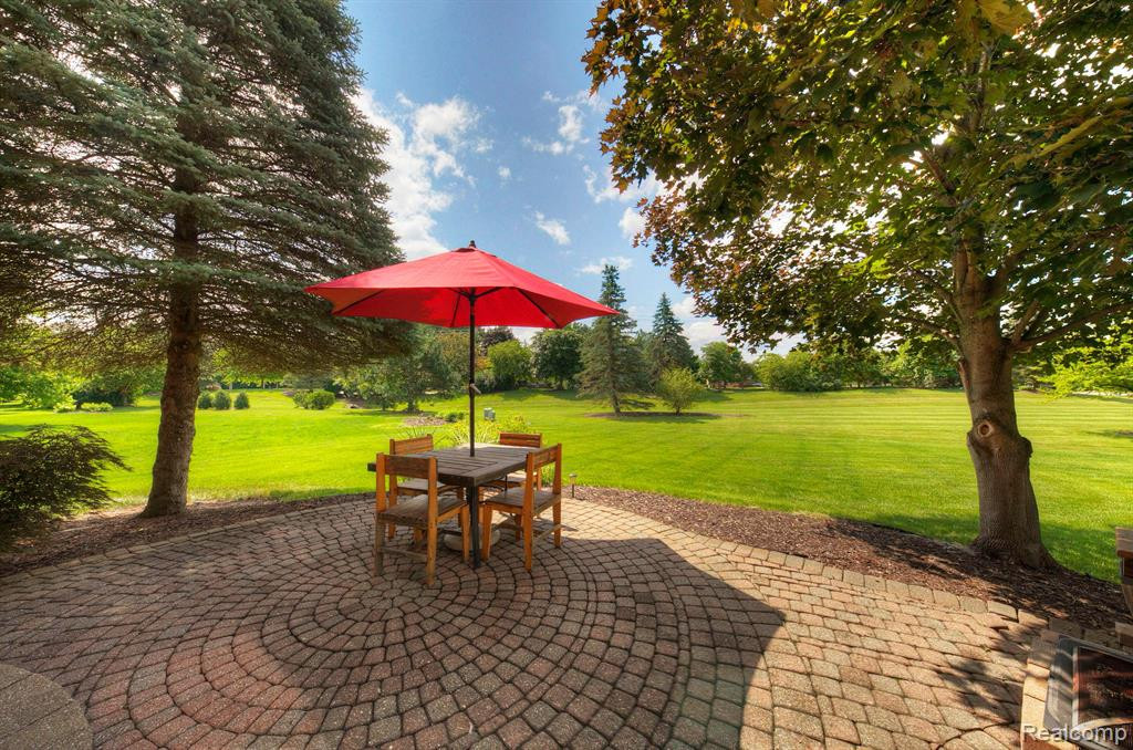 48223 CHESTERFIELD Drive S, Canton, MI 48187 — Photo 56