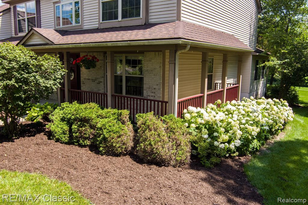 7184 HICKORY CREEK Drive, Dexter, MI 48130 — Photo 4
