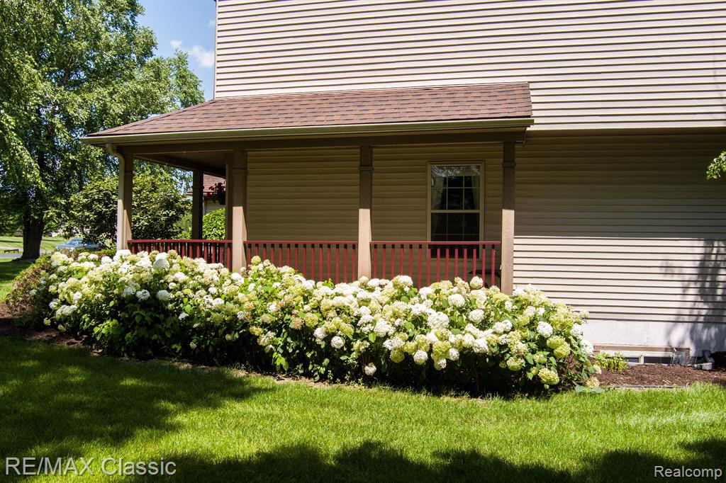7184 HICKORY CREEK Drive, Dexter, MI 48130 — Photo 5