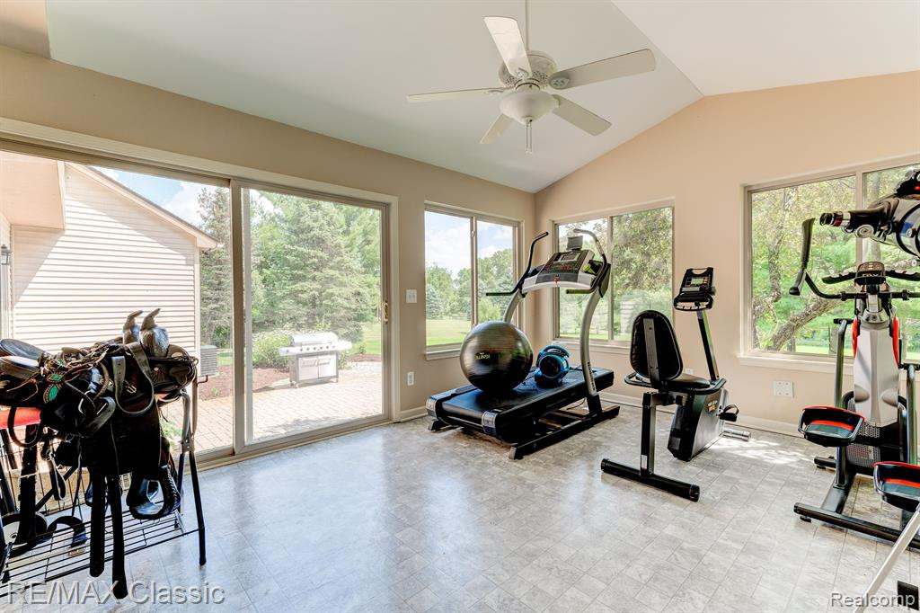 7184 HICKORY CREEK Drive, Dexter, MI 48130 — Photo 18