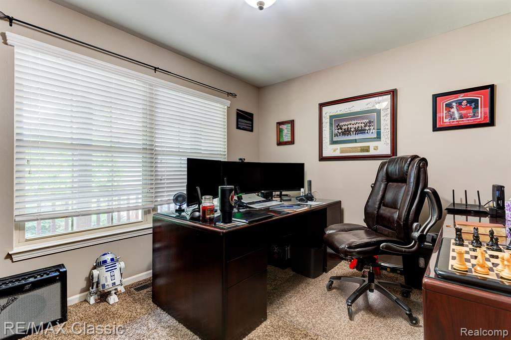 7184 HICKORY CREEK Drive, Dexter, MI 48130 — Photo 19