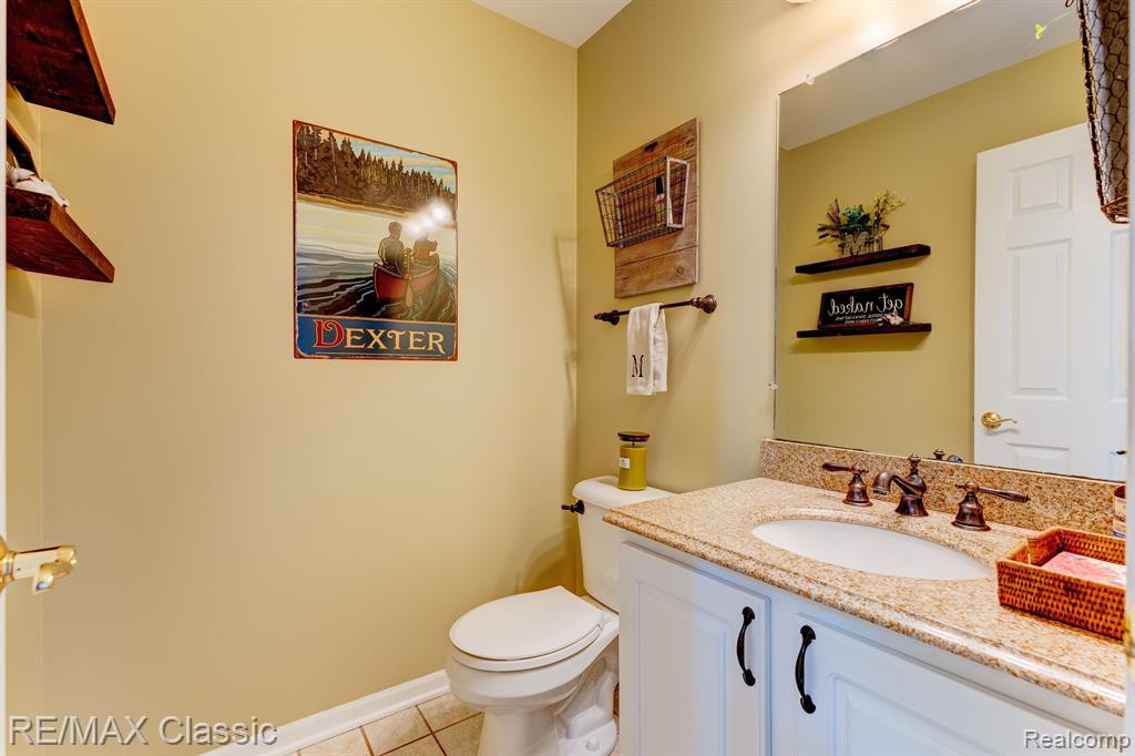 7184 HICKORY CREEK Drive, Dexter, MI 48130 — Photo 20