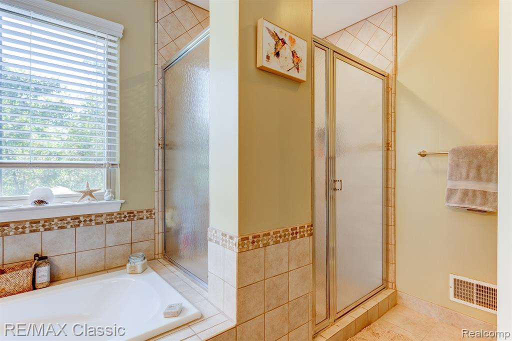7184 HICKORY CREEK Drive, Dexter, MI 48130 — Photo 24