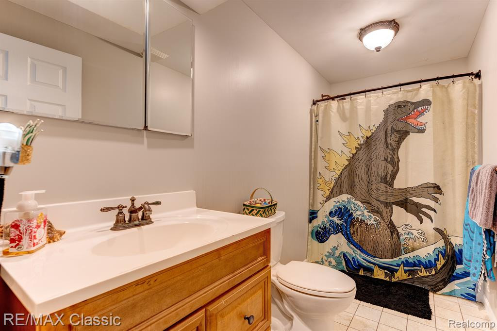 7184 HICKORY CREEK Drive, Dexter, MI 48130 — Photo 32