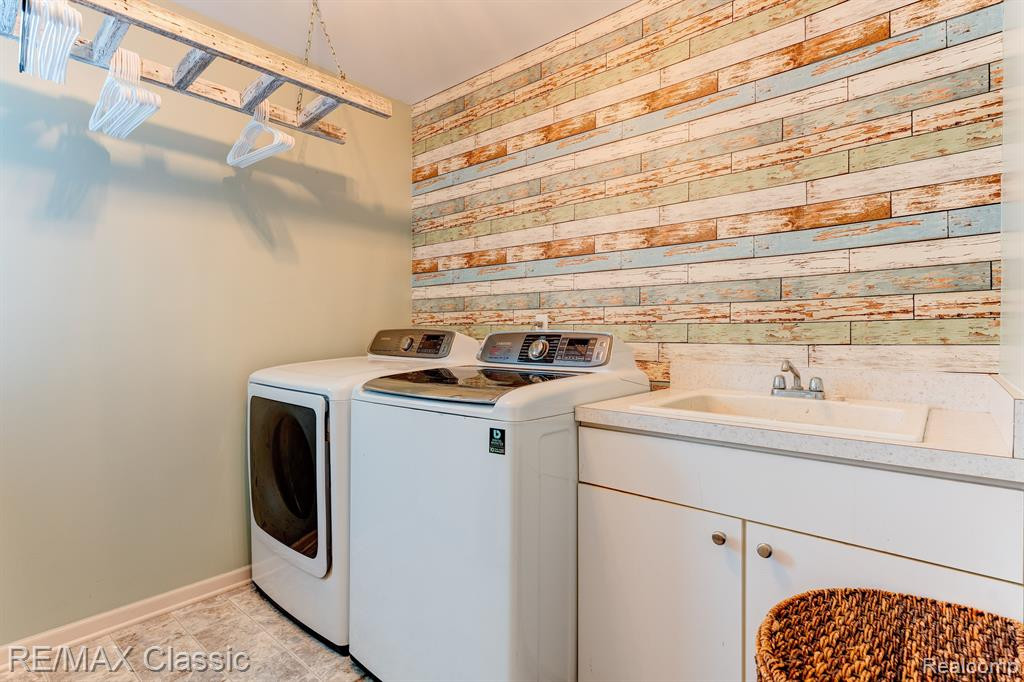 7184 HICKORY CREEK Drive, Dexter, MI 48130 — Photo 33