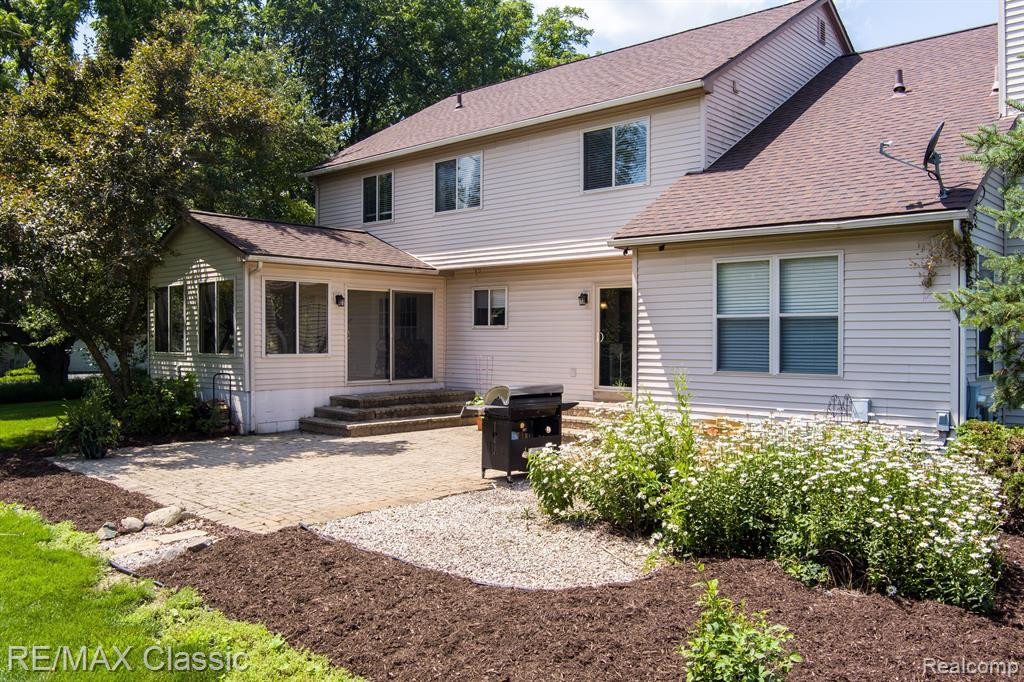 7184 HICKORY CREEK Drive, Dexter, MI 48130 — Photo 34
