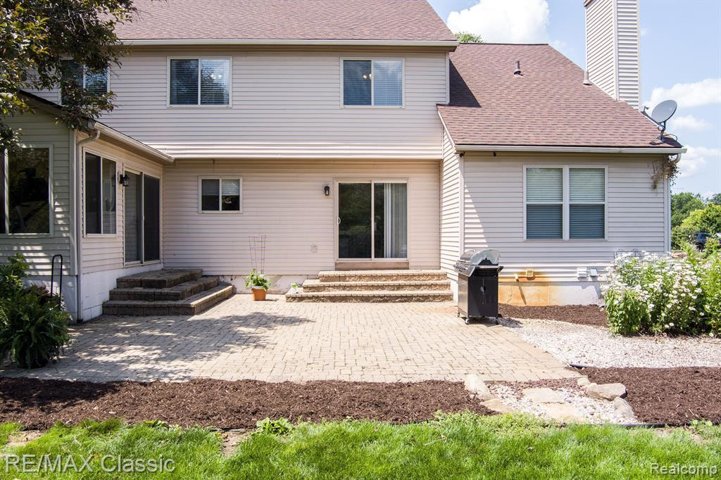 7184 HICKORY CREEK Drive, Dexter, MI 48130 — Photo 35