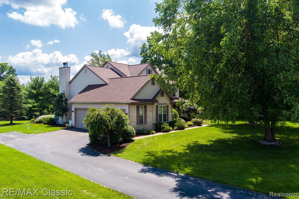 7184 HICKORY CREEK Drive, Dexter, MI 48130 — Photo 36