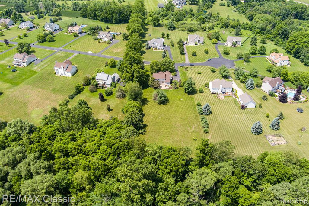 7184 HICKORY CREEK Drive, Dexter, MI 48130 — Photo 44