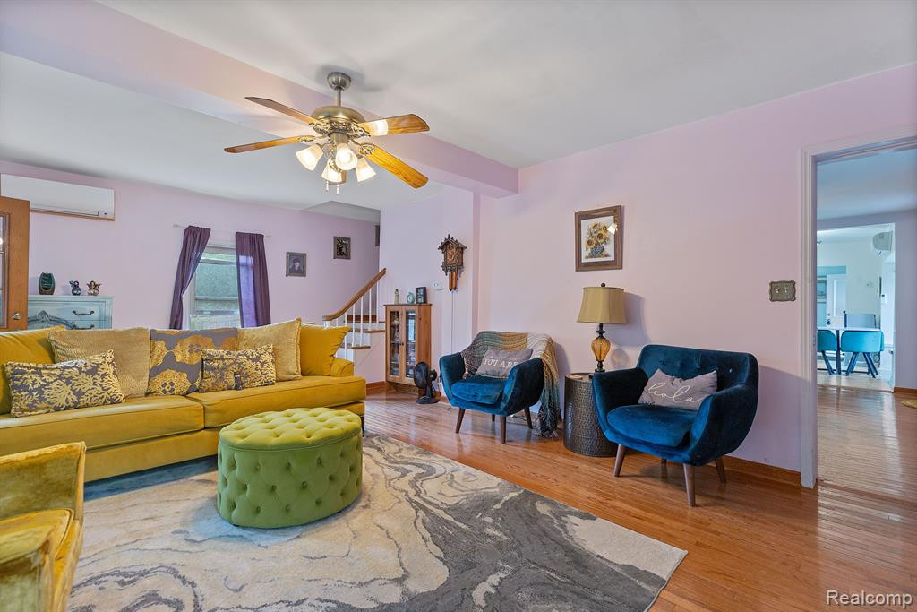 67 W BURDICK Street, Oxford, MI 48371 — Photo 7
