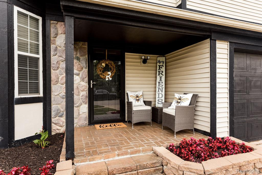 7198 DEERTRACK Drive, Ypsilanti, MI 48197 — Photo 2