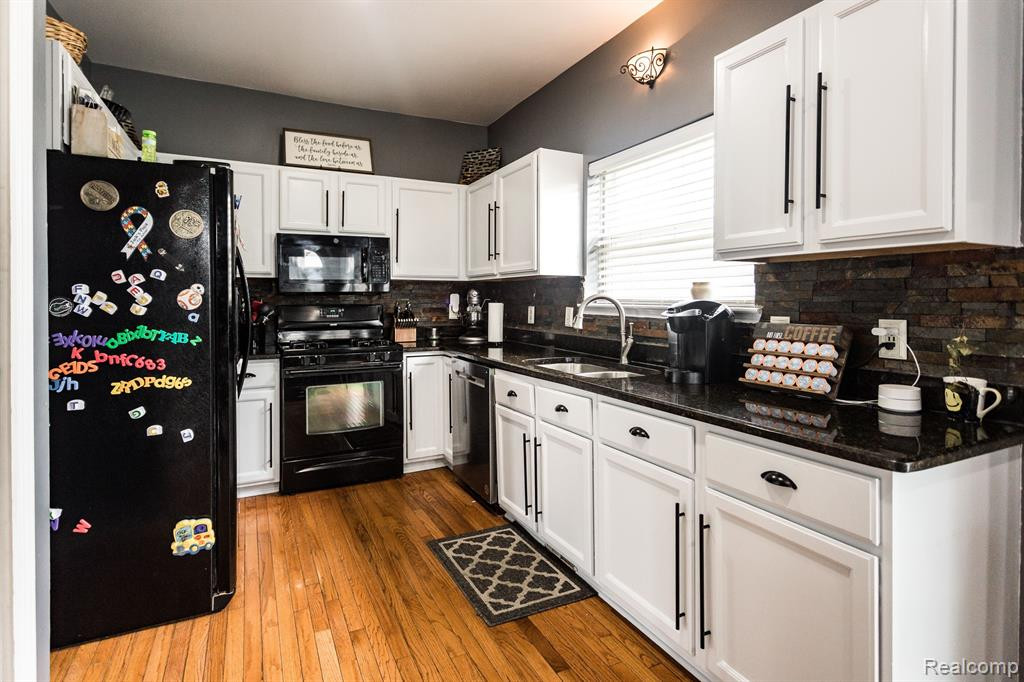 7198 DEERTRACK Drive, Ypsilanti, MI 48197 — Photo 12
