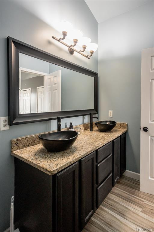 7198 DEERTRACK Drive, Ypsilanti, MI 48197 — Photo 27