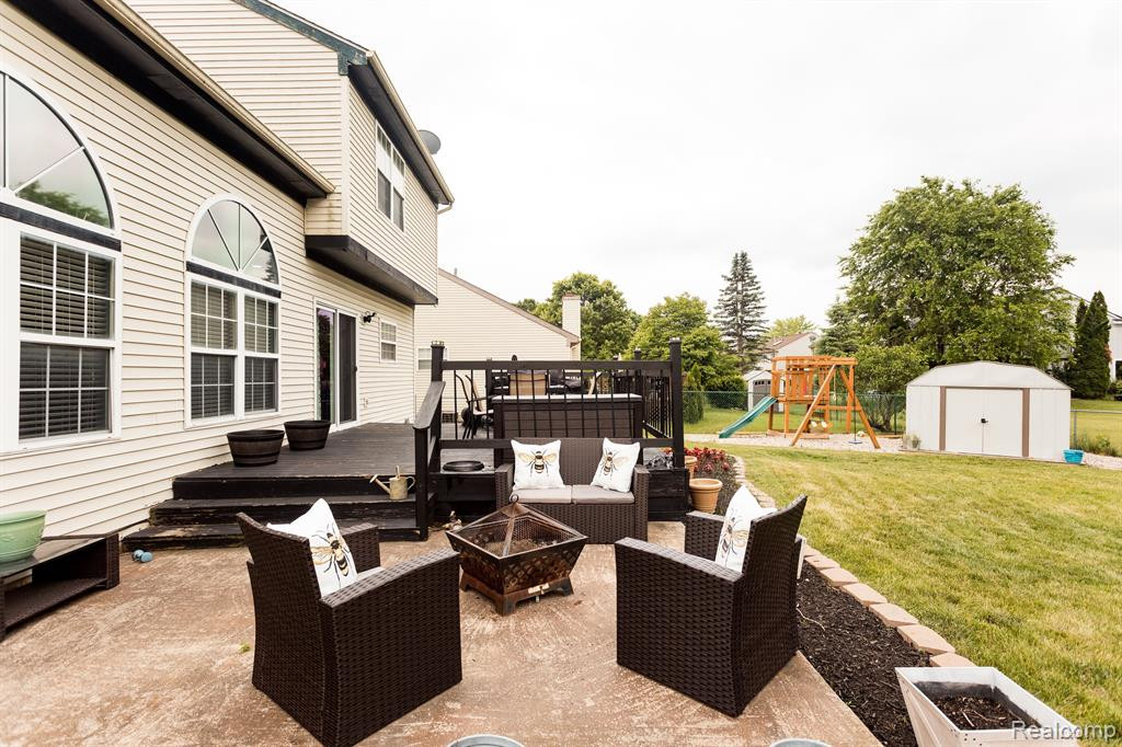 7198 DEERTRACK Drive, Ypsilanti, MI 48197 — Photo 32