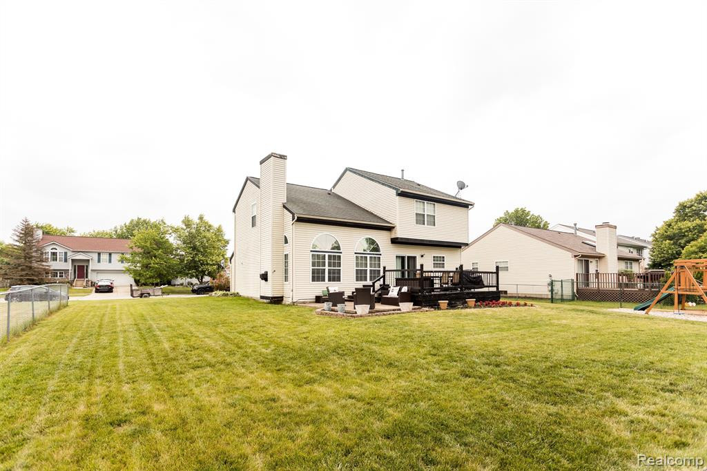 7198 DEERTRACK Drive, Ypsilanti, MI 48197 — Photo 33