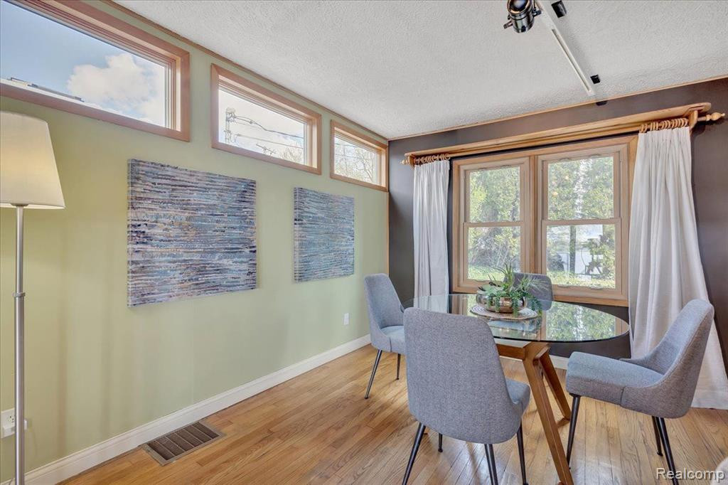 130 HIGHLAND Avenue, Lake Orion, MI 48362 — Photo 17