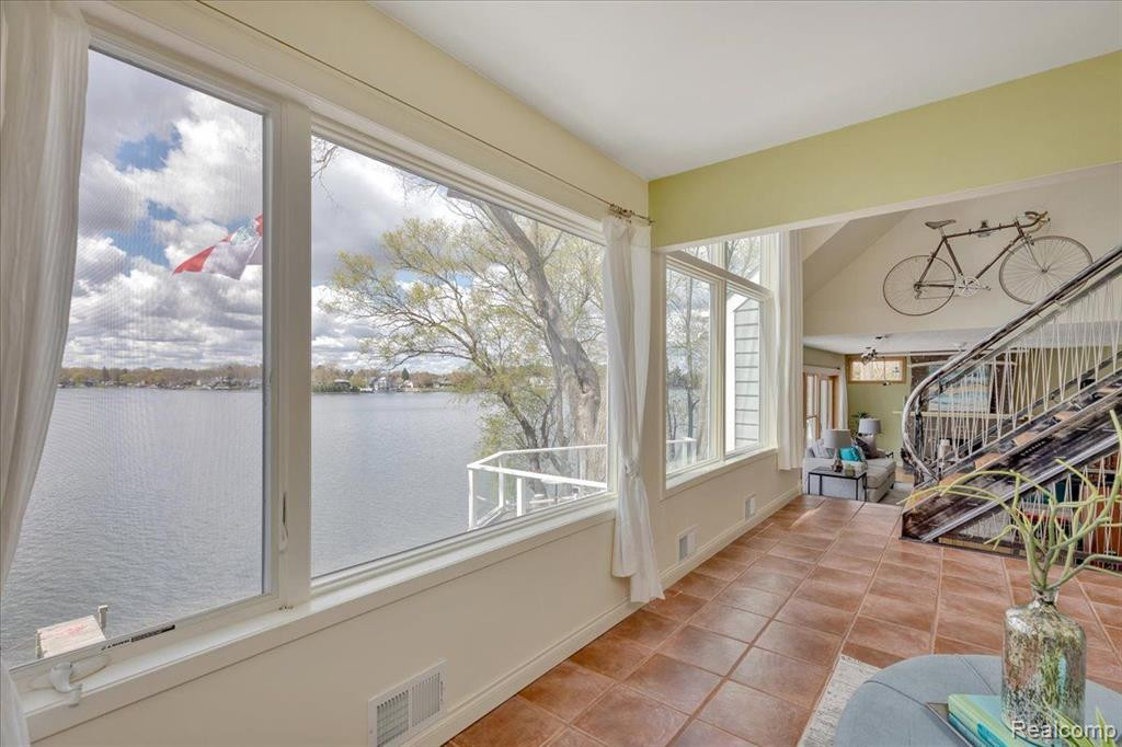 130 HIGHLAND Avenue, Lake Orion, MI 48362 — Photo 41