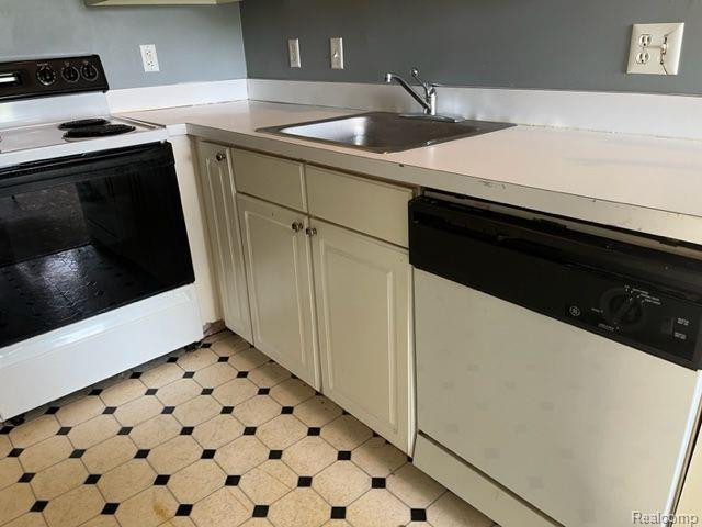1778 CAMPAU FARMS Circle, 53-15, Detroit, MI 48207 — Photo 10