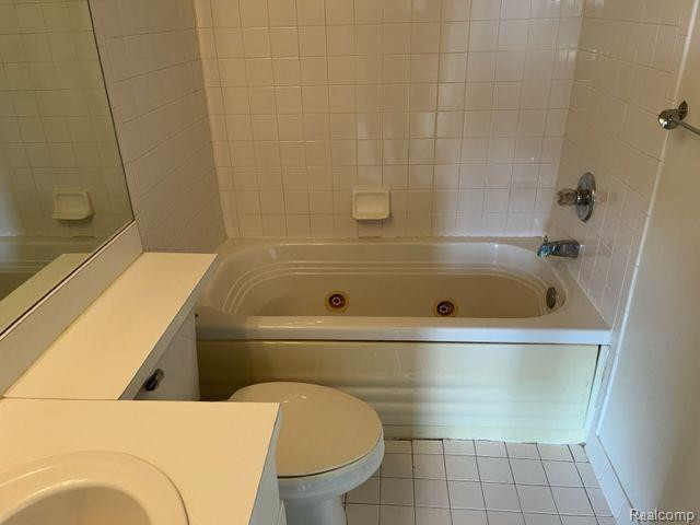 1778 CAMPAU FARMS Circle, 53-15, Detroit, MI 48207 — Photo 15