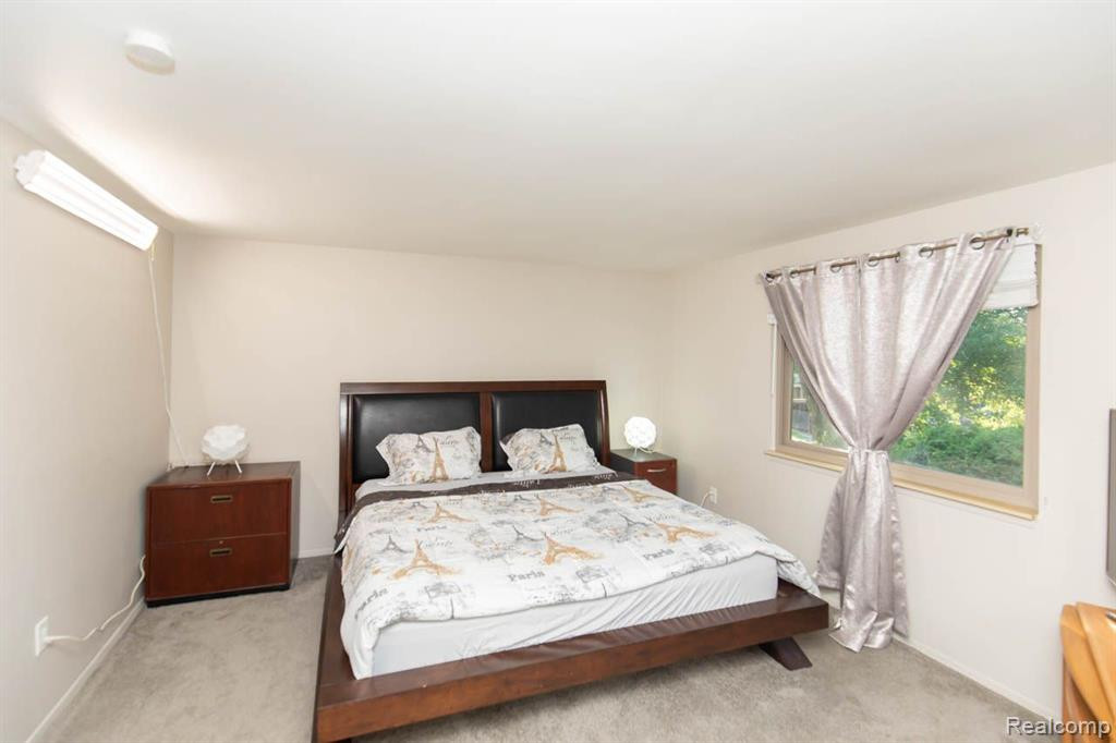 3912 OLD CREEK Road, Troy, MI 48084 — Photo 26
