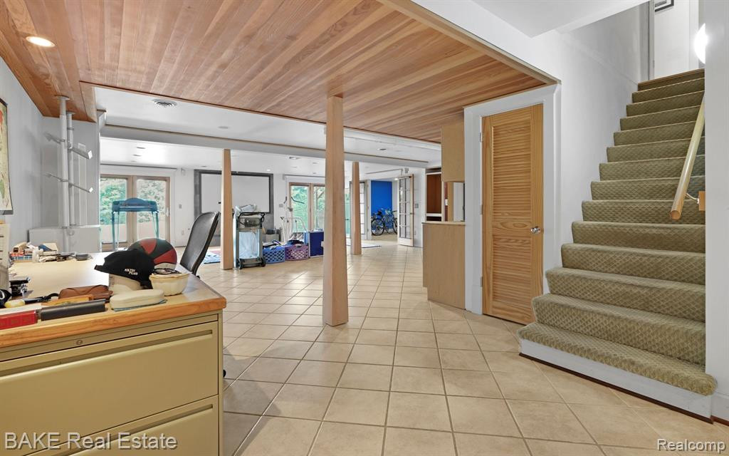 17514 Farmcrest Lane, Northville, MI 48168 — Photo 38
