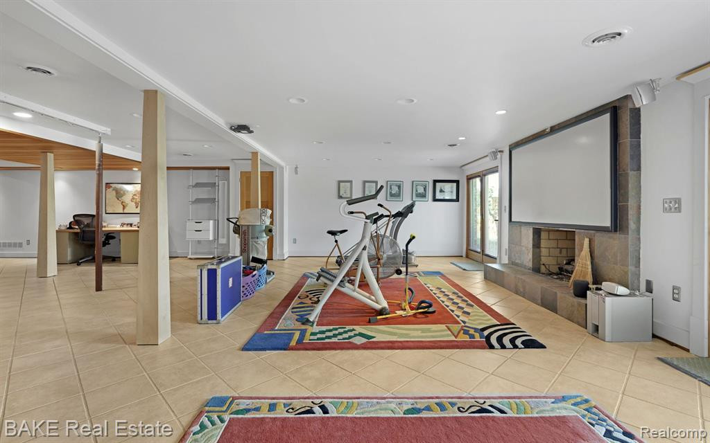 17514 Farmcrest Lane, Northville, MI 48168 — Photo 41