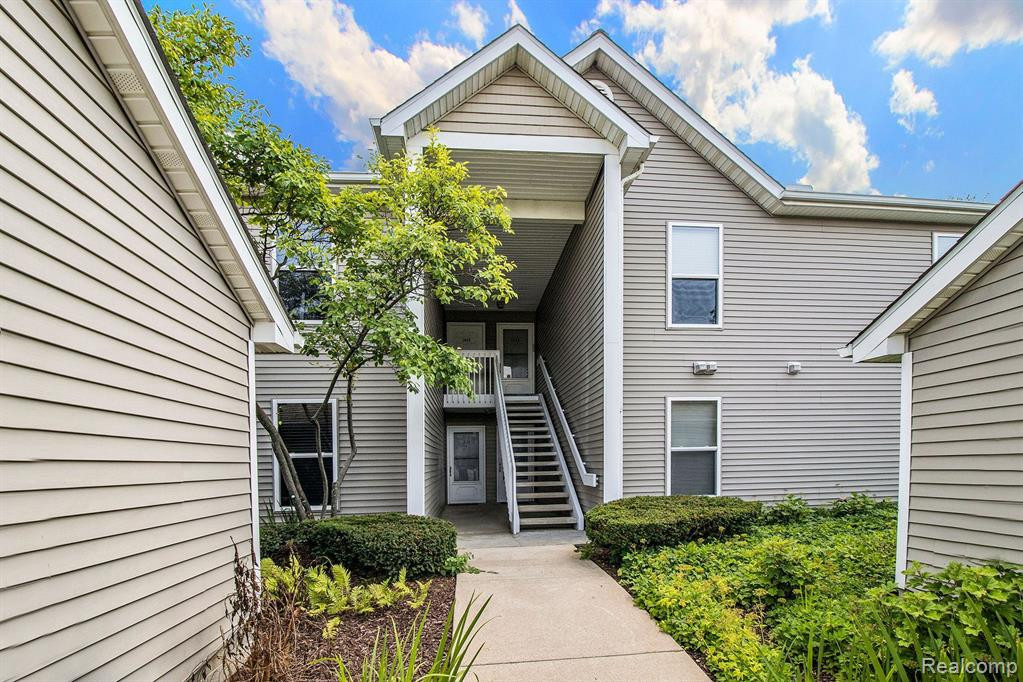 1641 WEATHERSTONE Drive, Ann Arbor, MI 48108 — Photo 2