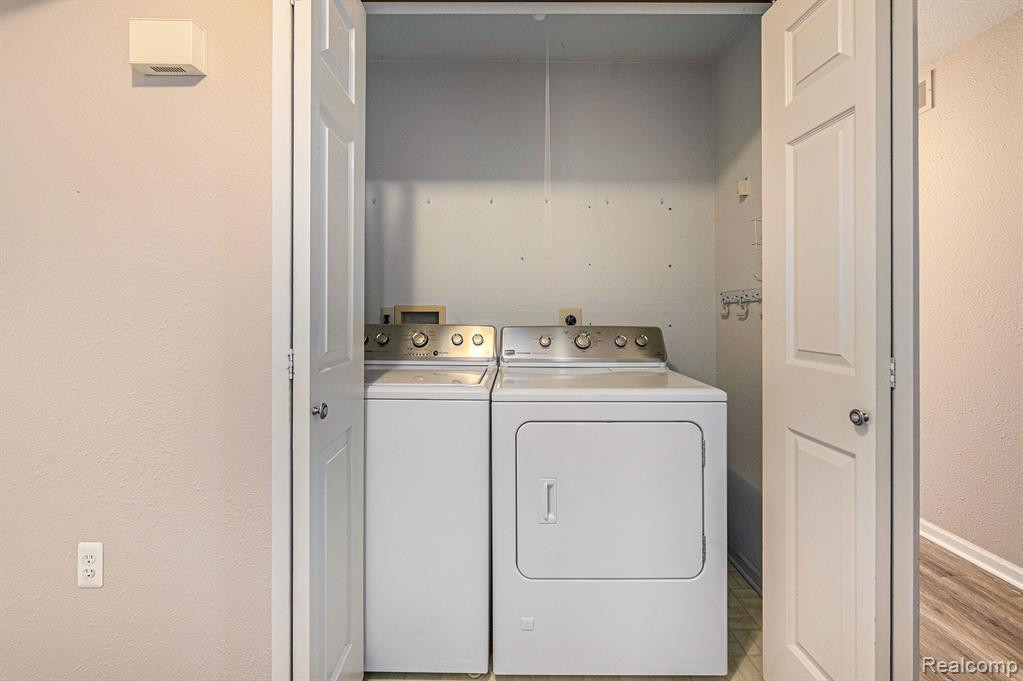 1641 WEATHERSTONE Drive, Ann Arbor, MI 48108 — Photo 16