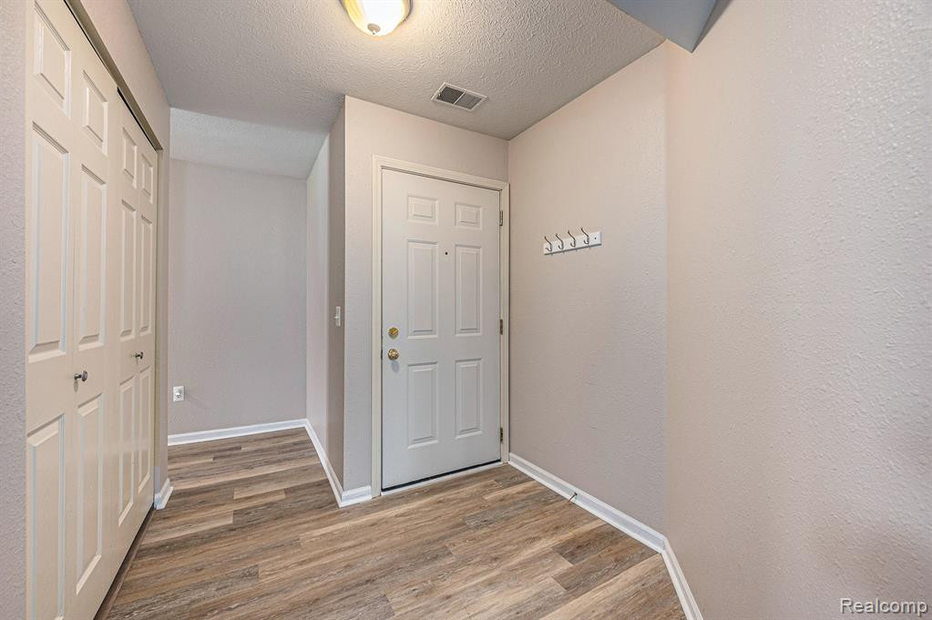 1641 WEATHERSTONE Drive, Ann Arbor, MI 48108 — Photo 17