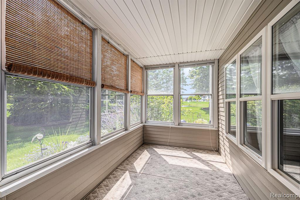1641 WEATHERSTONE Drive, Ann Arbor, MI 48108 — Photo 18