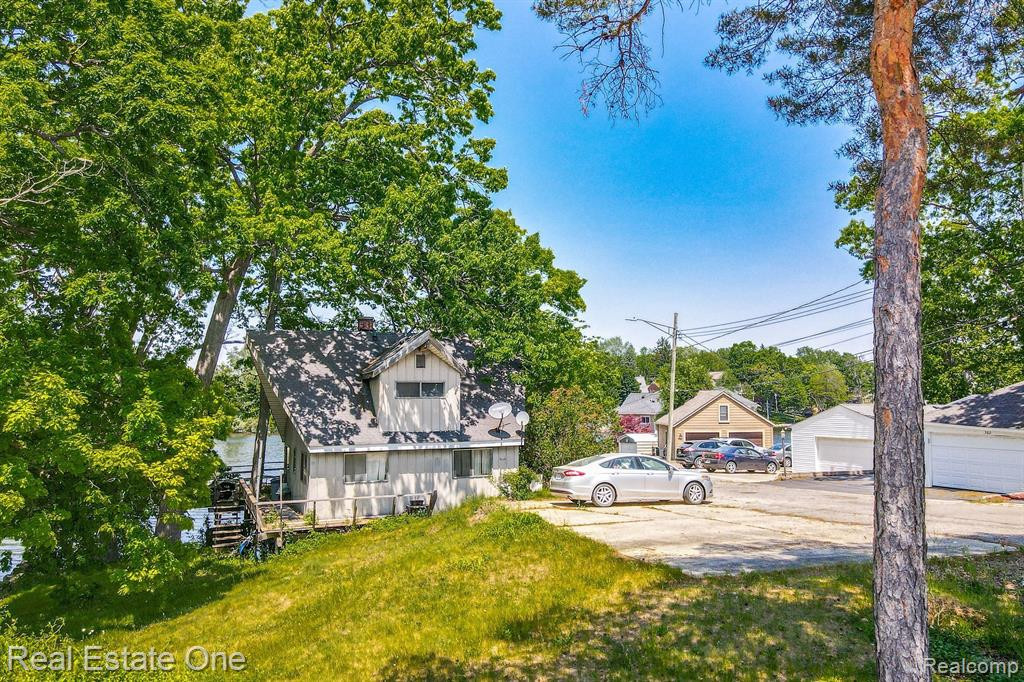 367 OAK Lane, Lake Orion, MI 48362 — Photo 3