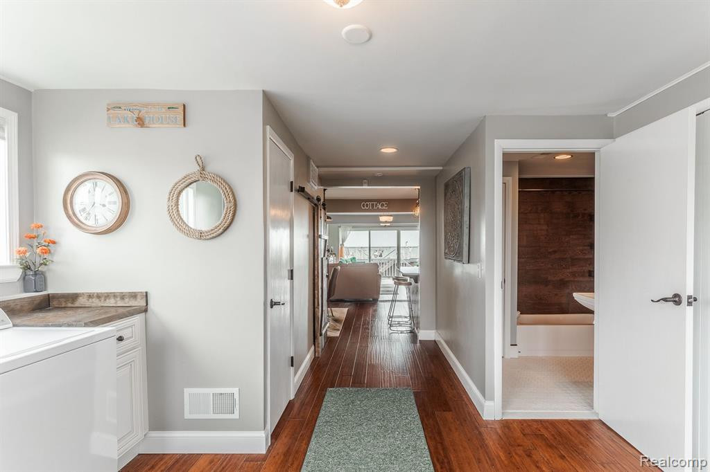 6988 LAKESHORE Drive, Newport, MI 48166 — Photo 5