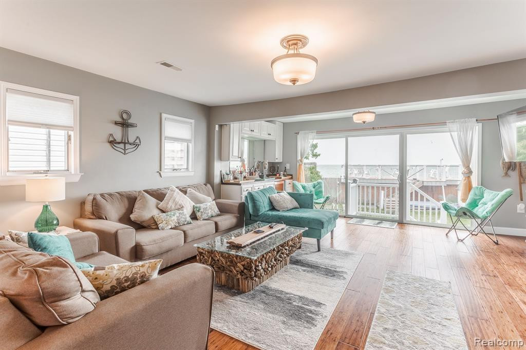 6988 LAKESHORE Drive, Newport, MI 48166 — Photo 12