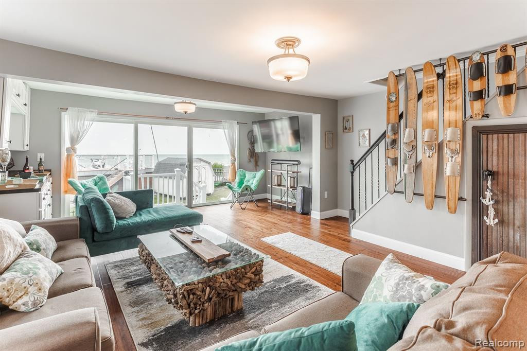6988 LAKESHORE Drive, Newport, MI 48166 — Photo 13