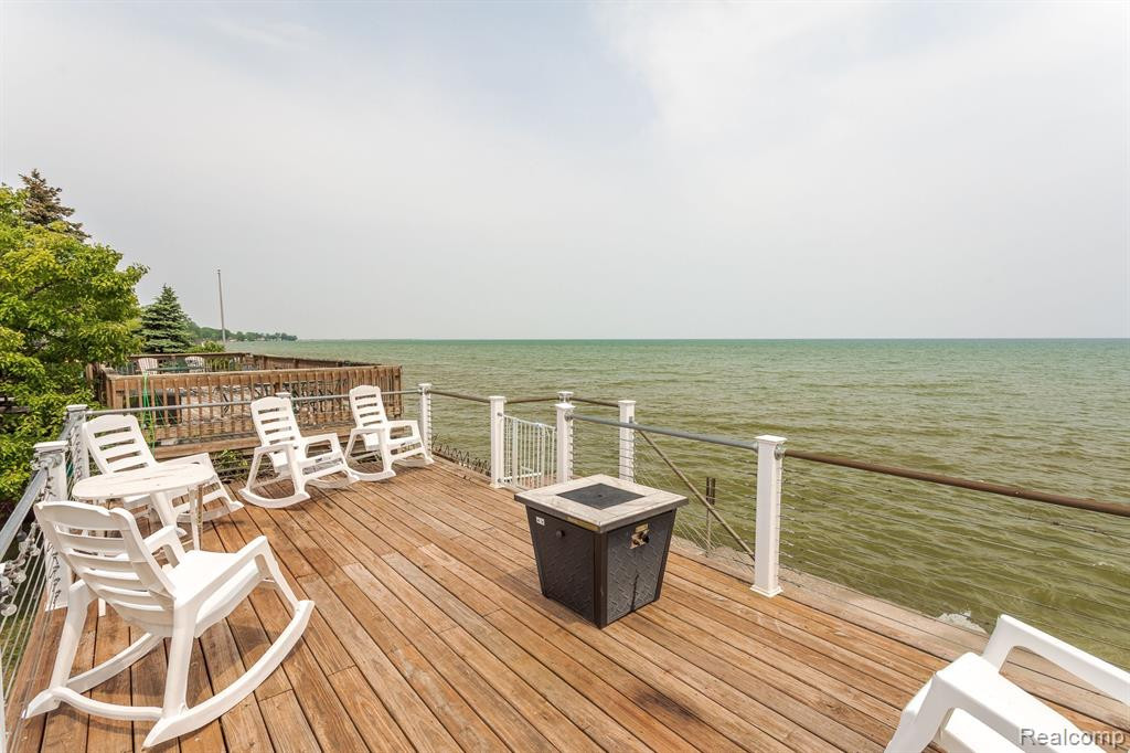 6988 LAKESHORE Drive, Newport, MI 48166 — Photo 25
