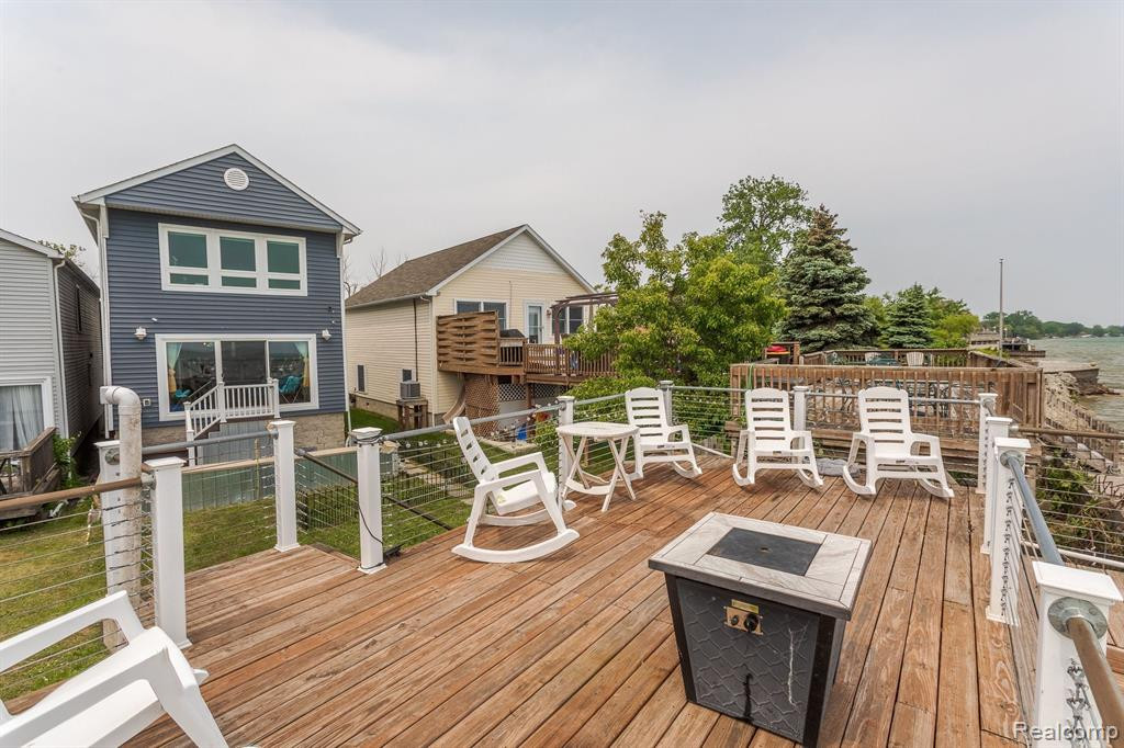 6988 LAKESHORE Drive, Newport, MI 48166 — Photo 28