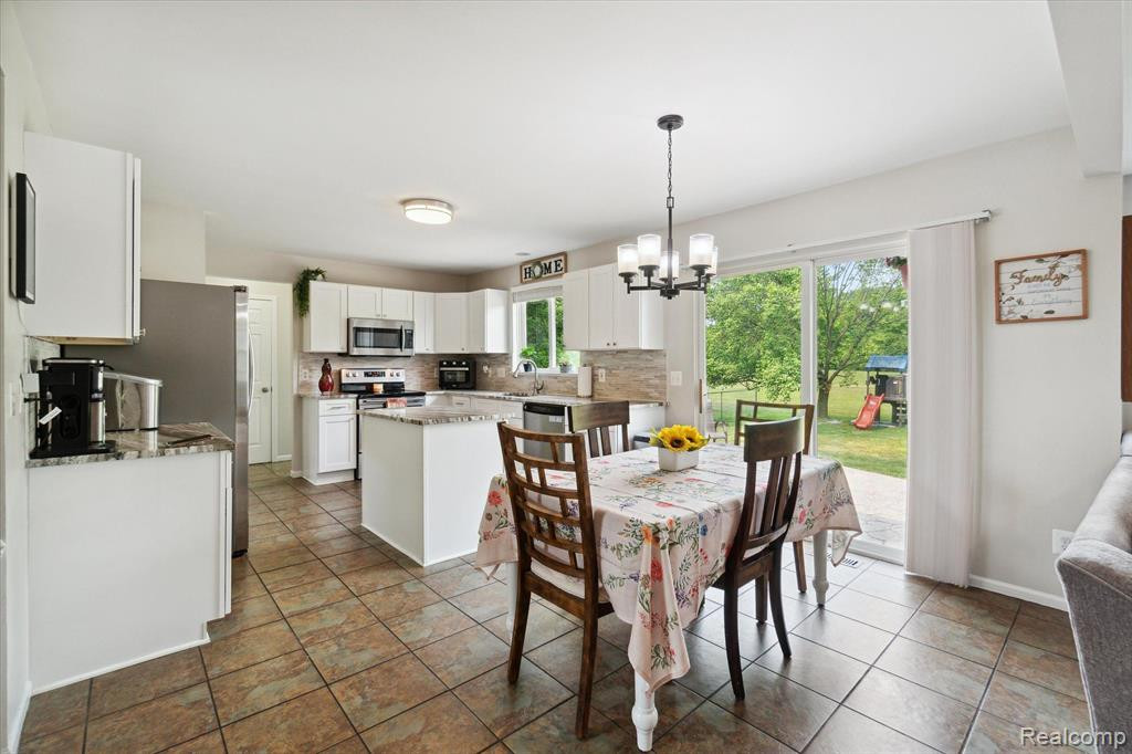 7769 PAINT CREEK Drive, Ypsilanti, MI 48197 — Photo 12