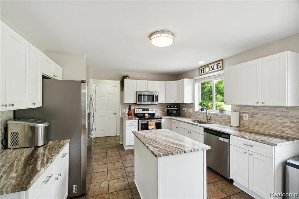 7769 PAINT CREEK Drive, Ypsilanti, MI 48197 — Photo 14