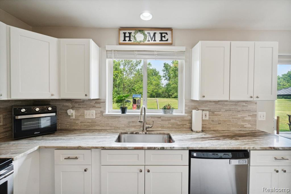 7769 PAINT CREEK Drive, Ypsilanti, MI 48197 — Photo 16